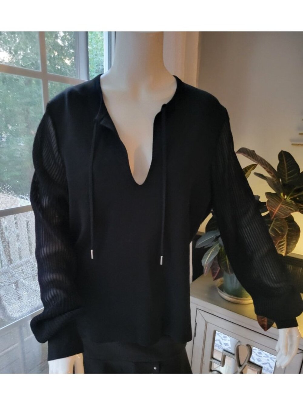 Reiss Sloane Black Knit Top Semi Sheer Pleated Long Sleeves size XL Sweater